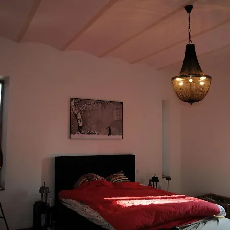 Attractive Holiday In Marche-en-famenne With Garden Vakantiehuis