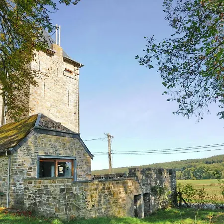 Vakantiehuis Attractive Holiday In Marche-en-famenne With Garden Serinchamps